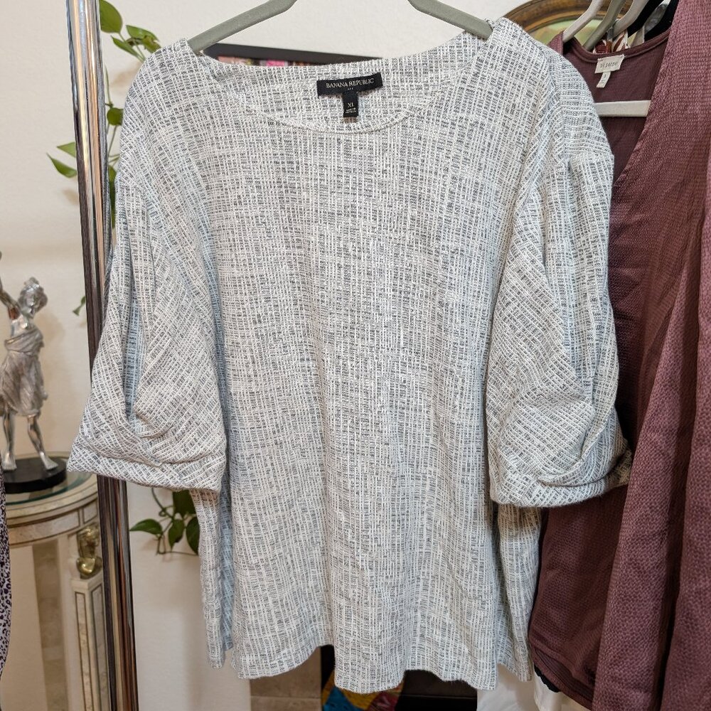 Banana Republic Womens Top XL Grey White Interview Outfit Minimalist